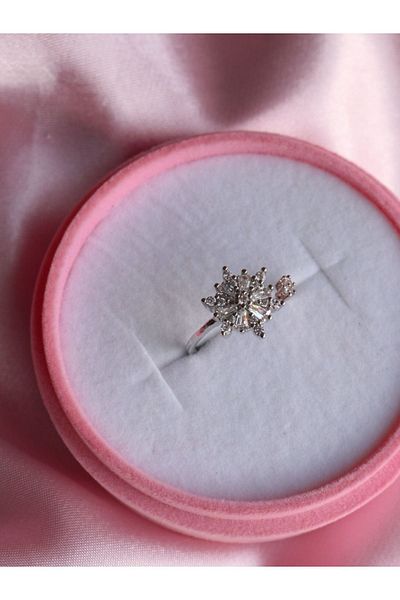 Reorah Collection Snowflake Ring - Minimal Design