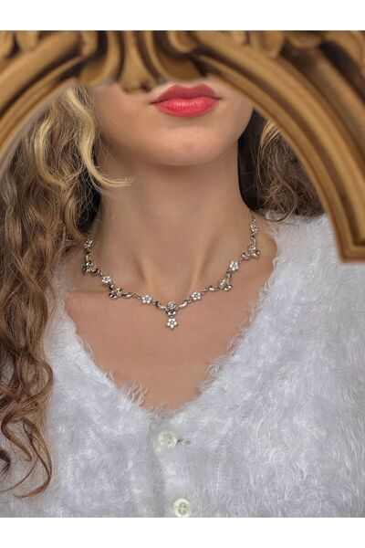 Reorah Collection قلادة الحنين الأزهار - قلادة زهرة الحنين - الأبيض