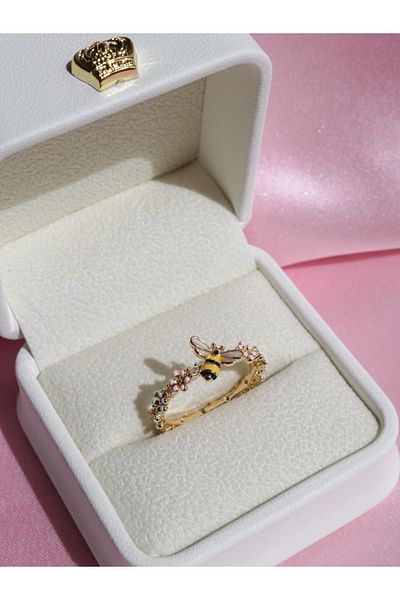 Reorah Collection Bee Flower Patterned Ring