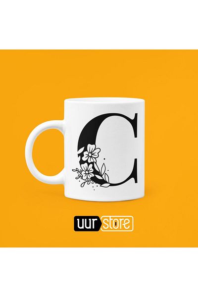 UUR STORE كوب بورسلين بطبعة حرف C سعة 330 مل