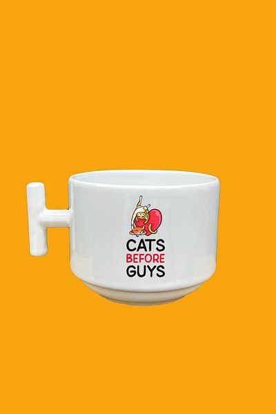 UUR STORE Cats Before Guys Printed T Mug