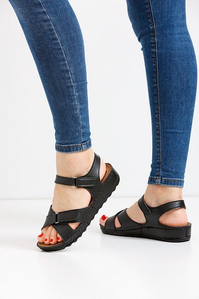 ALTUNTAŞ Women's - Girls - Mother Velcro Orthopedic Soft Tbana Summer Sandals Model - Black