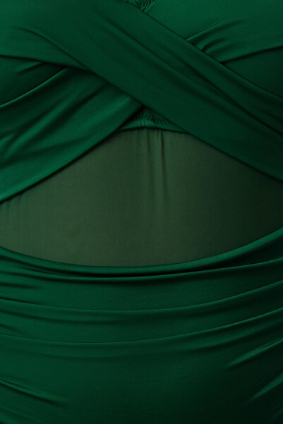 Trendyol Curve Smaragdově zelené plavky větší velikosti s vystřiženou síťovinou a detailem tylu Tbbss23Am00037