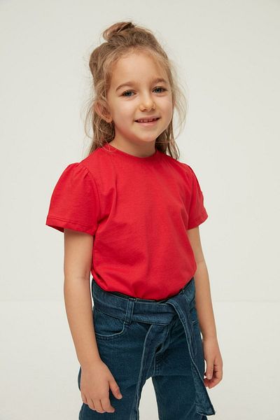 TRENDYOLKIDS تي شيرت بناتي محبوك من القطن باللون الأحمر - كم بالون، رقبة دائرية سادة TKDSS24TS00046