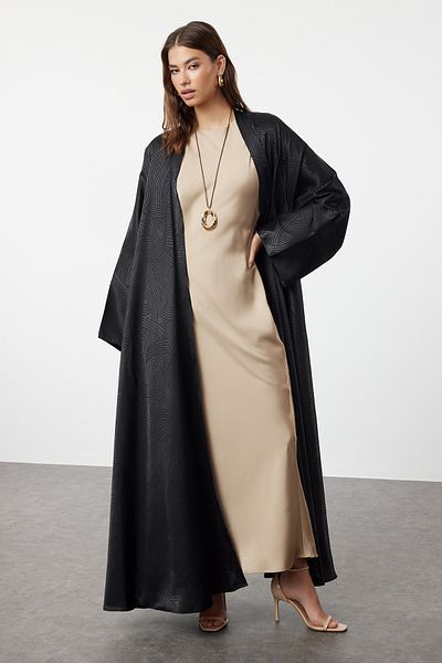 Trendyol Modest Vzorovaná černá tkaná čepice - Ferace/Abaya TCTSS24KF00045