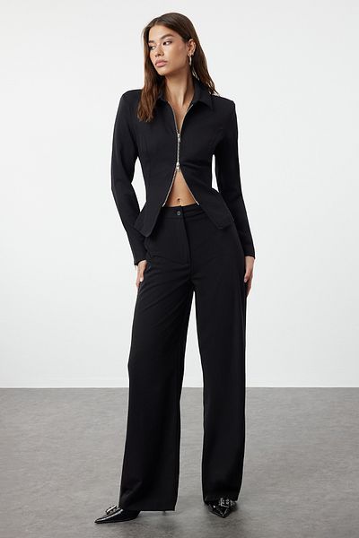 Trendyol Collection Schwarze Stoffhose mit hoher Taille und weitem Bein – TWOSS23PL00314