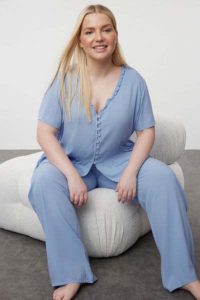 Trendyol Curve V-Neck Blue Buttoned Pajamas Set - TBBSS24AI00062