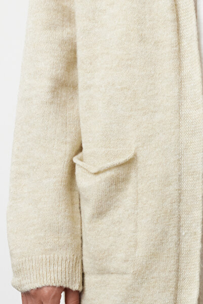 Kolekcia Trendyol Sveter z mäkkého úpletu s detailom vrecka - Twoaw24Hi00381