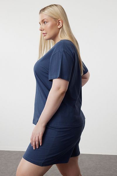 Trendyol Curve Sada pyžama se vzorem Indigo Cherry - Pletené TBBSS24AI00118