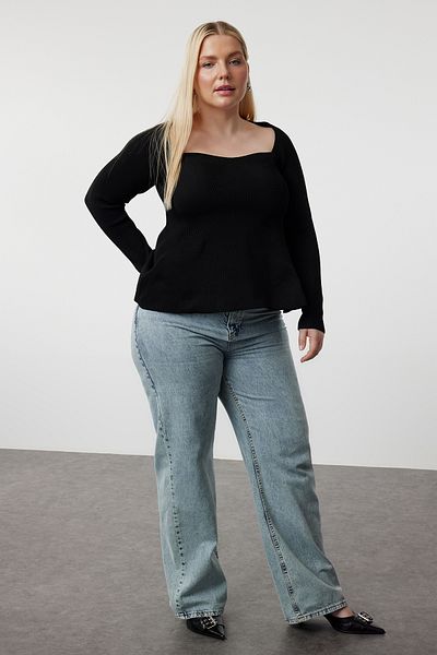 Trendyol Curve Fitilii Knitwear Sweater - Black Heart Collar TBBAW25AN00045