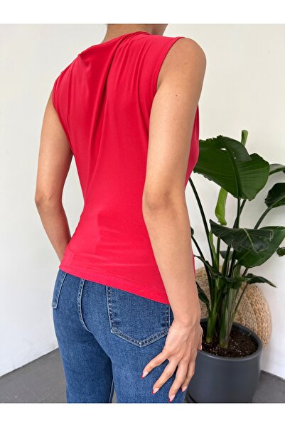 Modamorfo Crew Neck Zero Sleeve Sandy Blouse