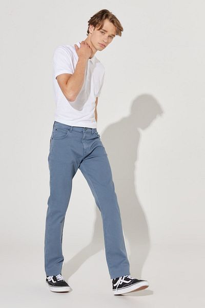 WRANGLER Texas Slim Fit Slim-Fit-Hose mit normaler Taille, Indigo-Stretch
