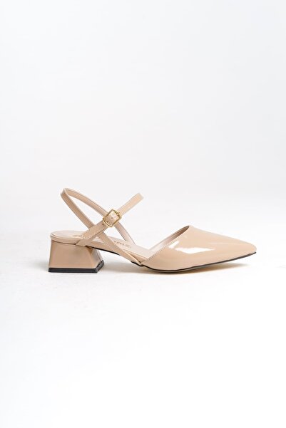 Ayakkabı Podyumum "HILAL" جلد لامع مفتوح من الخلف ومقدمة مدببة ومغلقة وكعب من...