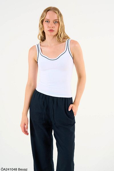 Liora White Heart Collar Black Premium Women's Athlete
