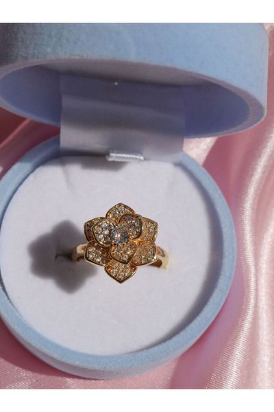 Reorah Collection Rotating Flower Ring - Zircon Stone Detail