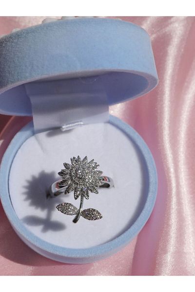 Reorah Collection Moon Flower Zircon Cubic Zirconia Spinning Ring