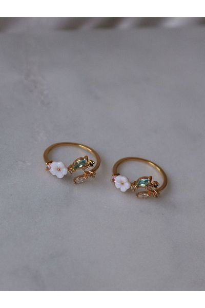 Reorah Collection White Orchid Ring