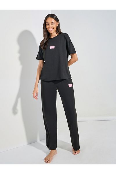 Styli Drop Shoulder Patch Detail T-Shirt & Pyjama Set