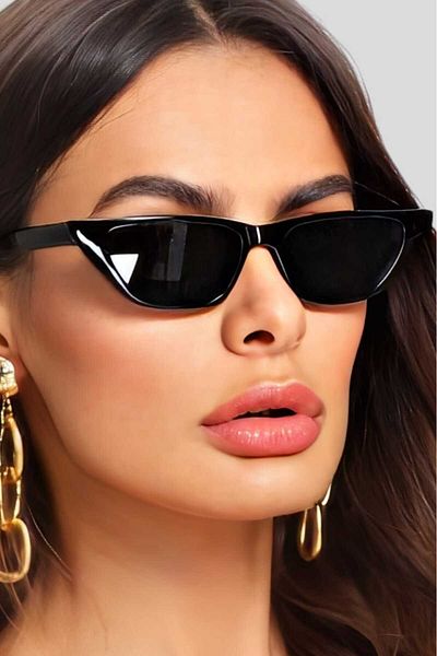 Trenderrs Rosa Cat Eye Model Women's Black Sunglasses