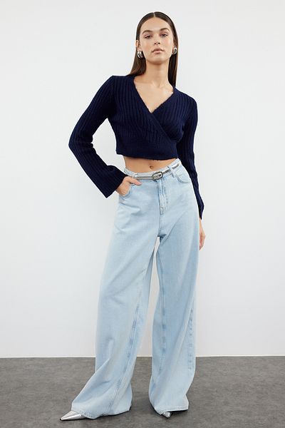 Trendyol Collection Puha textúrájú duplasoros kötöttáru Crop pulóver - sötétkék TWOAW24KZ00381