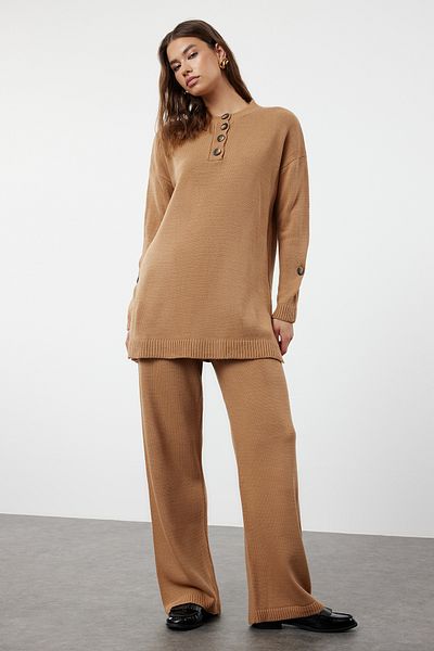 Trendyol Modest Σετ πουλόβερ και παντελόνια πλεκτά Camel - TCTAW25US00025