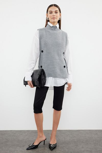 Trendyol Collection Szürke kötött pulóver - oldalt funkcionális, gombos TWOAW25SV00015