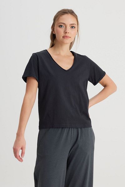 WRANGLER Schwarzes T-Shirt mit normaler Passform, V-Ausschnitt, 100 % Baumwolle