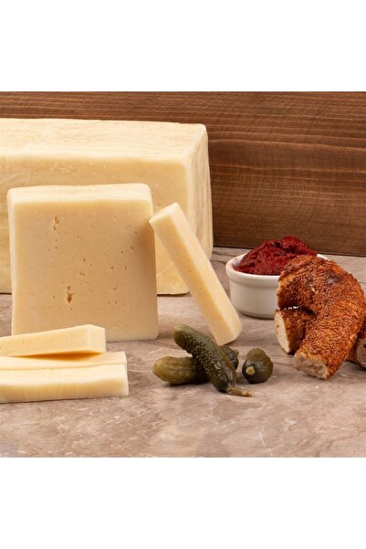 ÜRETEN ANNELER Az Tuzlu Lokumlu Olgunlaştırılmış İnek Teneke Tulum Peyniri 500 gr