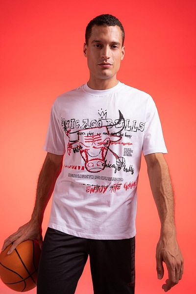 DeFacto Μπλουζάκι NBA Chicago Bulls Boxy Fit κοντό μανίκι 100% βαμβακερό T-shirt Y2674az22hs