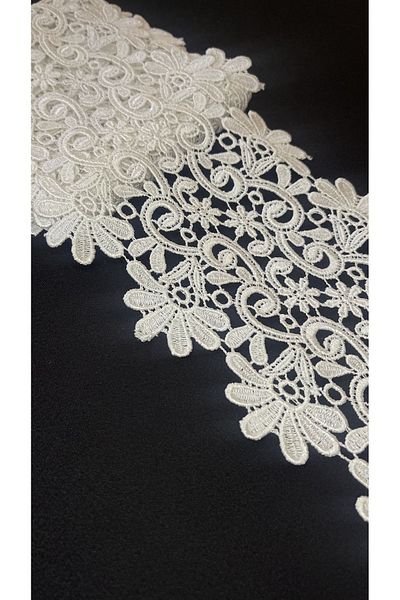 Ozpas Flower Patterned White Guipure Spacer Strip - 14cm, Width 3m
