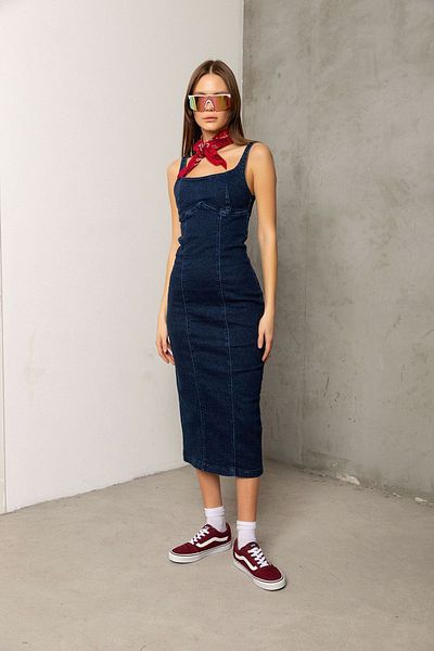 Maule Jean Denim Maxi - Blau, Damenkleid mit breiten Trägern, Reißverschluss hinten und Schlitz @berlin