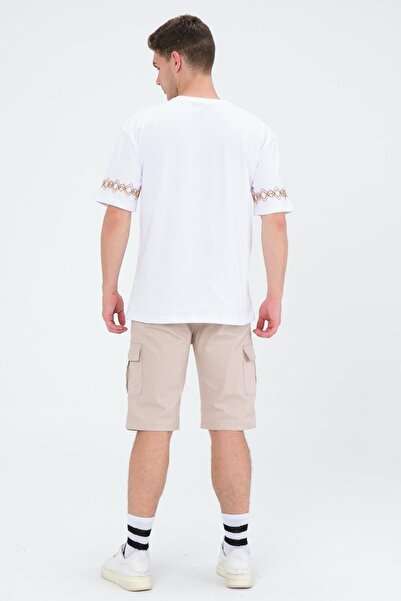 Domoda Weißes, kurzärmliges, besticktes Basic-T-Shirt aus Baumwolle mit Rundhalsausschnitt in weißer Oversize-Passform