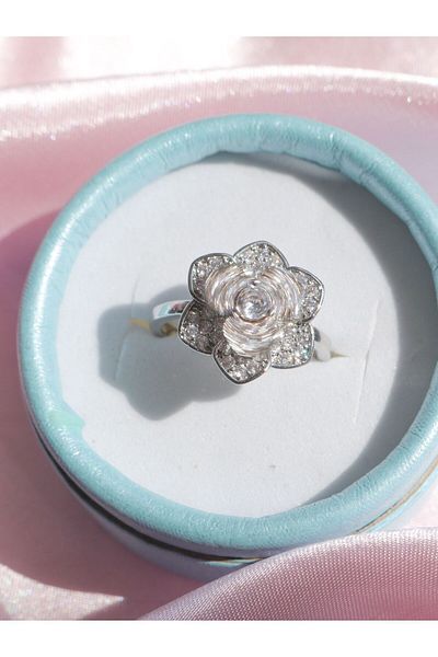 Reorah Collection Rotating Flower Ring - Zircon Stone Detail