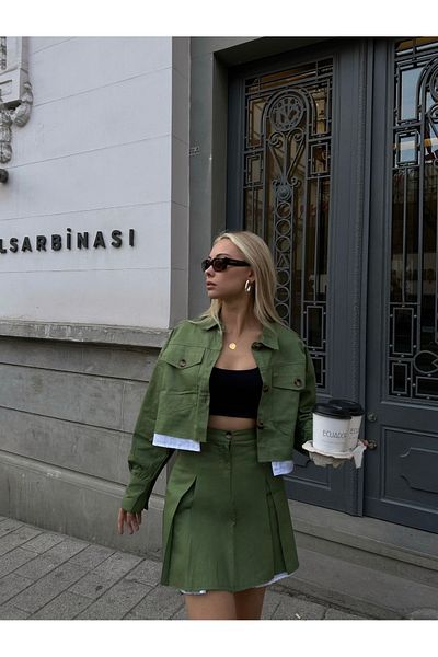 R&G RIMANERE GIOVANI Pleated Mini Woven Skirt and Jacket Set (Women's Green Pleated Short Skirt Model)
