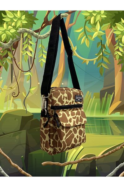 Differ Studio Giraffe Patterned Shoulder/Crossbody Bag