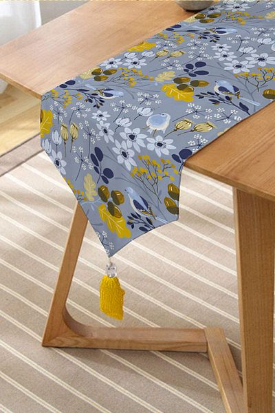 Realhomes Alergăr triunghi de chenille cu design special imprimat digital, cu modele florale pe fundal colorat