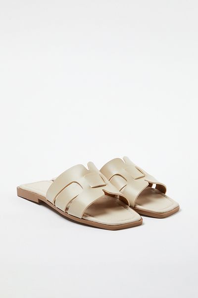 TRENDYOL SHOES Ecrufarbene Damen-Hausschuhe mit Einzelstreifen für den täglichen Gebrauch - TAKSS24TE00010