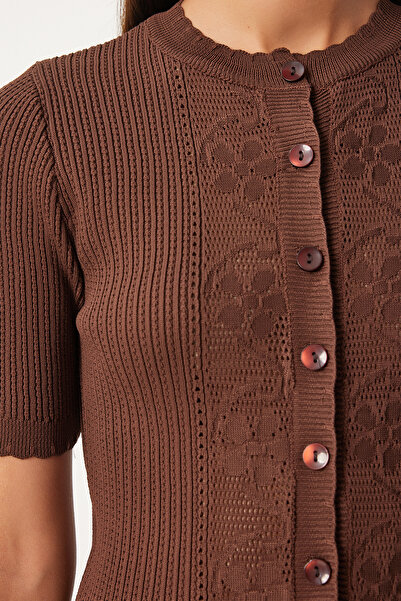 Happiness İstanbul Braune Strickjacke mit durchbrochenem Muster - OW00044