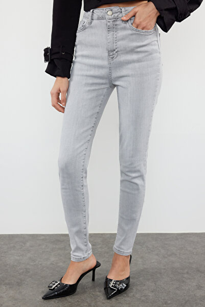Trendyol Collection Šedé prémiové vysoké strečové skinny džíny z lycry TWOAW25JE00001