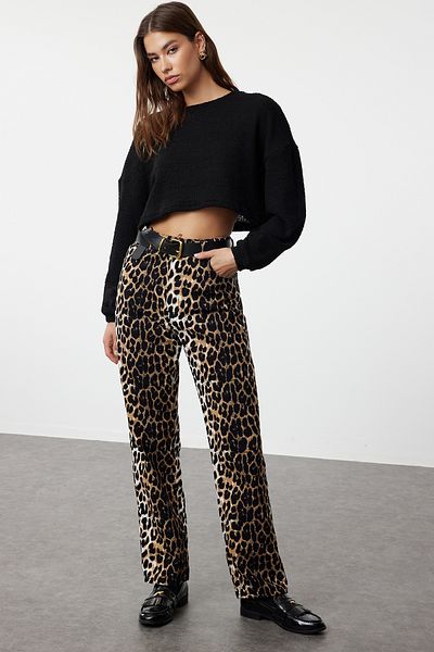 Trendyol Collection Sweter z dzianiny z rękawami typu nietoperz w kolorze czarnym - Twoaw25Kz00221