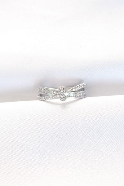 Moka Shopin Silver Colored Zircon Stone Adjustable Curved Model Ring
