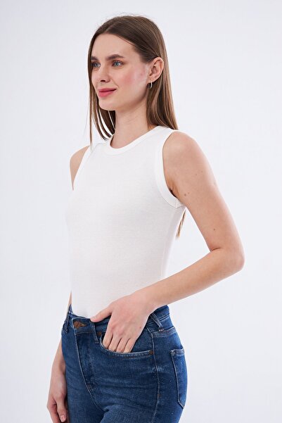 OLESYA DEKOR TASARIM KOZMETİK Women Off-White Corded Crew Neck Wide Shoulder Zero Sleeve Undershirt