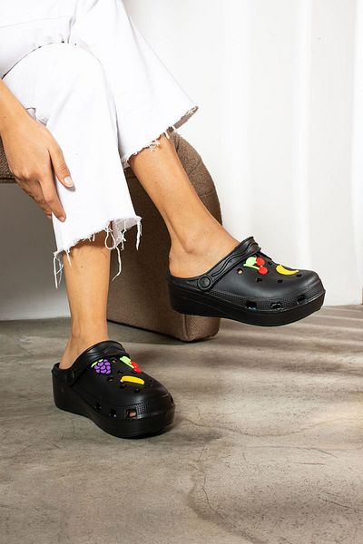 İmerShoes Sandale negre cu talpă cu masaj înalt pentru femei - papuci cu cataramă, Sabo, doctor, asistentă, bucătar 251