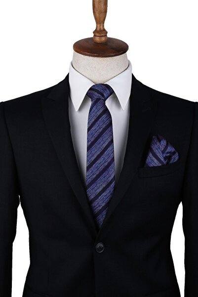 Kravatkolik Ανδρική κλασική γραβάτα με μοτίβο μπλε δαμάσκηνου με μαντήλι Kk10007