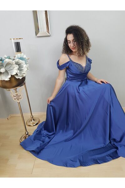 FERGAN فستان سهرة من الساتان النيلي - كم منخفض، قصة واسعة، تصميم مطبوع بالأحجار