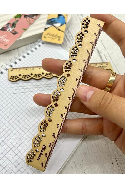 Kağıt Gemi Dükkan Vintage Mini Wooden Ruler / Bookmark with Cream Lace Pattern