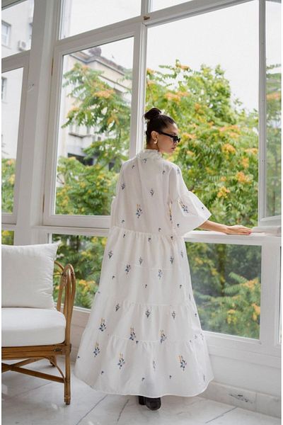 BRTC design Vintage Women's Dress with White Ruffle Sleeves and Floral Embroidery
