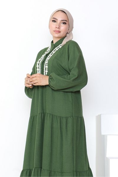 Bestenur Khakifarbenes, besticktes Ayrobin-Kleid – Fledermausärmel, Modell 1056