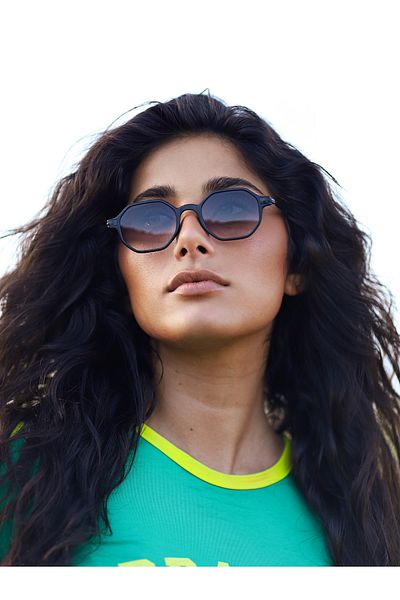 TomyHelf Uv400 Protected Black Frame Black Gradient Glass Geometric Women Sunglasses