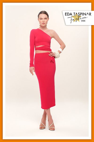 Eda Taşpınar Et Iconic Design Fuchsia One Shoulder Crop Blouse Skirt Set